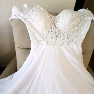 NWT Wedding Dress & Vail! MERRYS & Padded Breast Cups make you 1 cup sz bigger!